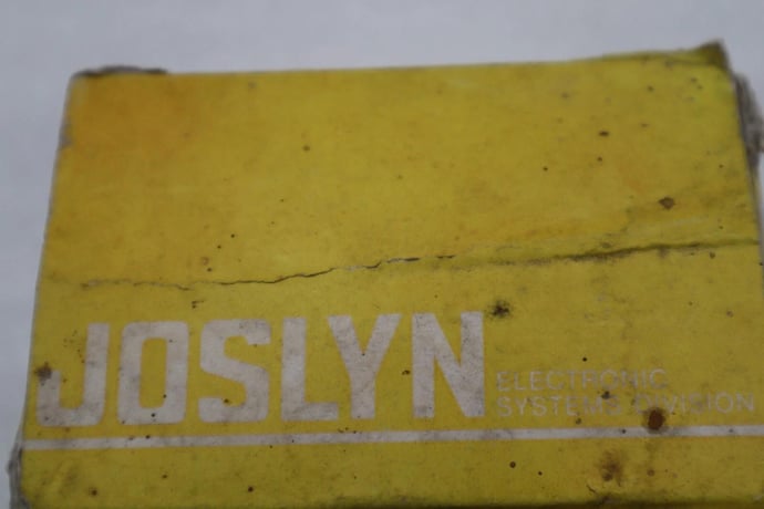 Joslyn 1270-02 plug in ac surge arrester surgitron stock #k-3655 - Image 4