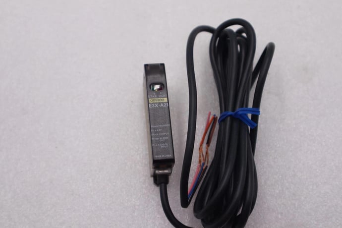 OMRON E3X-A21 PHOTOELECTRIC SWITCH 10-30 VDC STOCK #K-1038A - Image 2