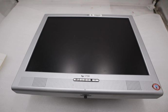 SURPLUS NEVER USED HP PE1238 L1730 17' ' LCD Monitor STOCK H81 - Image 1