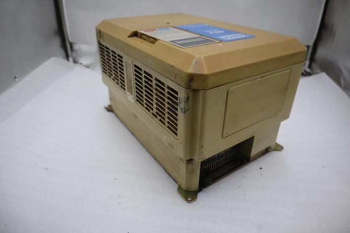 OMRON G5+ CIMR-G5U2011 200-230V 3 PHASE VARIABLE FREQUENCY AC DRIVE STOCK 3412-D - Image 3