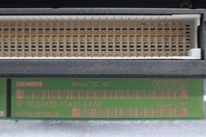SIEMENS 6ES7400-1TA01-0AA0 SIMATIC S7 Rack UR1, 18 SLOT STOCK 4768 - Image 2