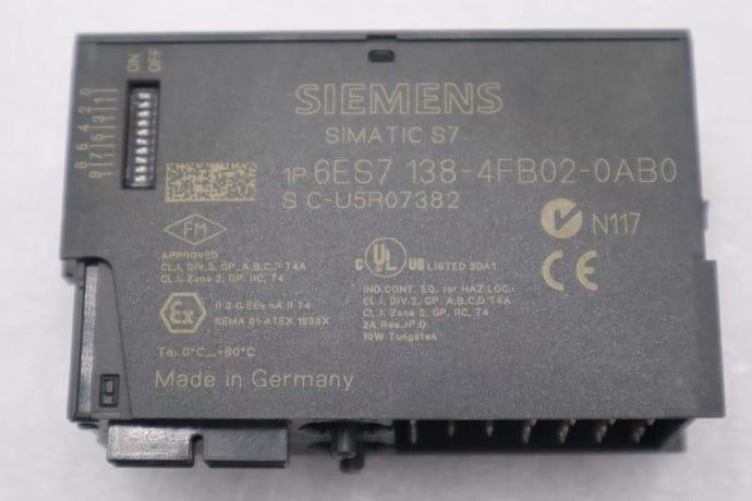 SIEMENS 6ES7 138-4FB02-0AB0 SIMATIC S7 ELECTRONIC CONTROL MODULE STOCK L-347-C - Image 1