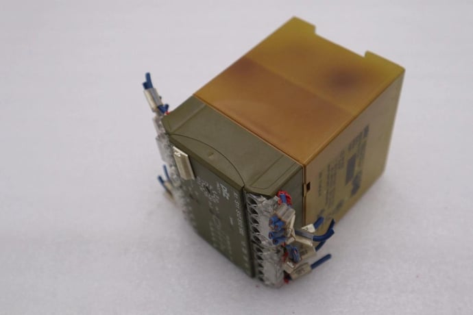 PILZ SAFETY RELAY 474790 PNOZ V 30S 24 V DC PNOZV30S24VDC STOCK L-453C - Image 4