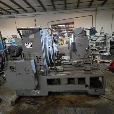 Gleason #106, Hypoid gear generator with helical motion, very good mechanical condition - Image 1