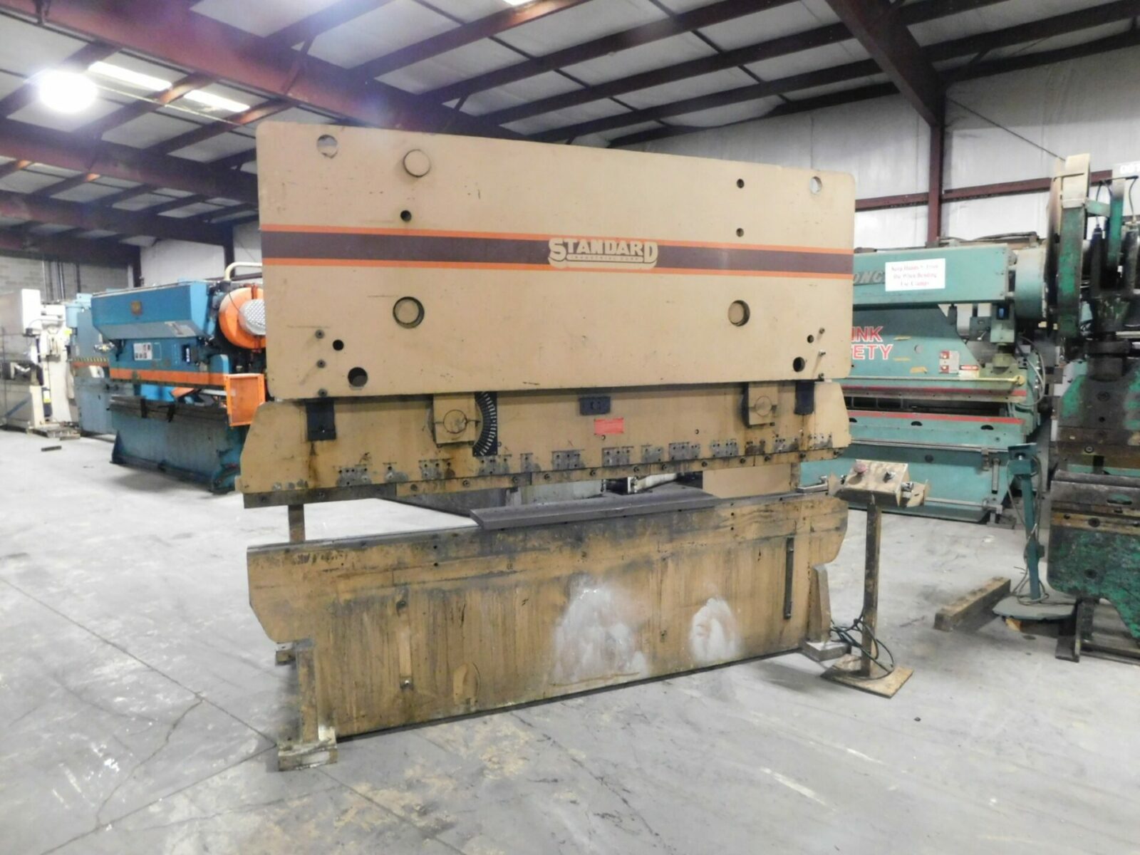 150 Ton, Standard #AB150-10, press brake, 10' overall, die holder included, 2001 - Image 1