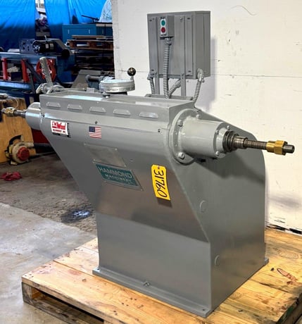 Hammond #10-VRO, double end buffer, 1500-3000 RPM, 10 HP, 70" spindle length, 1-1/4" spindle diameter - Image 3