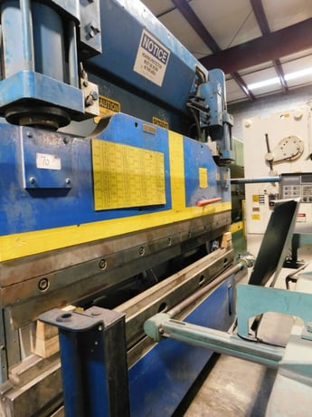 90 Ton, Cincinnati #90CBIIx6, press brake, 2-Axis Control, 1998 - Image 10