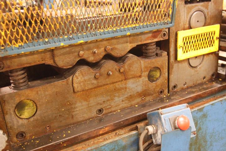 14" Tishken #6-R-14, straightener, 6 rolls, 2-1/2"roll diameter, manual adjustment - Image 2