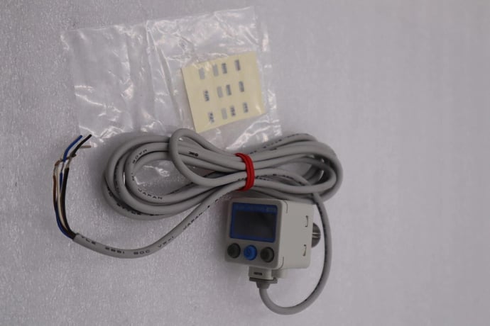 SMC ZSE80F-N02-T Electronic Pressure Switch Regulator NEW OPEN BOX STOCK L-513-C - Image 2