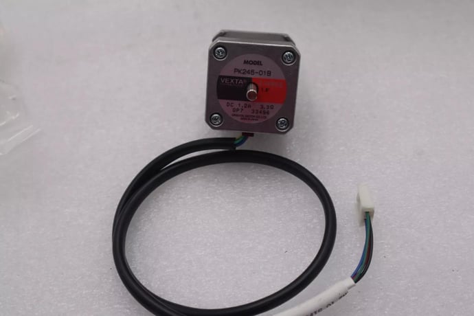 New vexta stepping motor pk245-01b stock k-1843 - Image 4