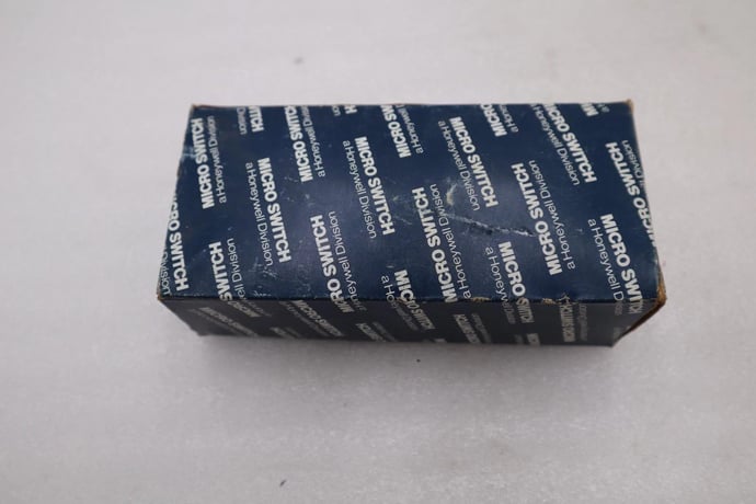 Micro Switch 201LS1 Limit Switch NEW IN BOX STOCK H1122A - Image 4