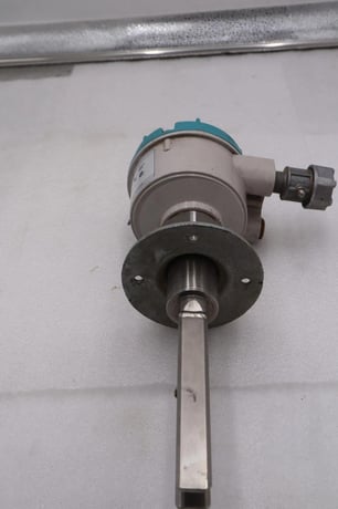 Siemen 7ml5731-1ab11-1ca0 sitrans lvs 200 vibrating level switch #l-789 - Image 2