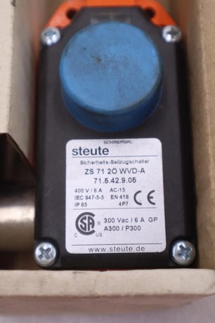Steute zs71-20wvda safety switch stock #116-a - Image 2