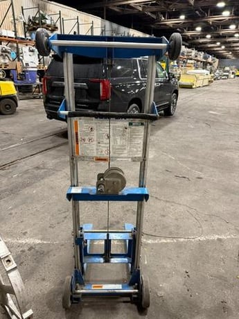 Genie Lift, GL-4 Heavy-Duty Aluminum Manual Lift Max 500 (MISSING CRANK LEVER) - Image 3