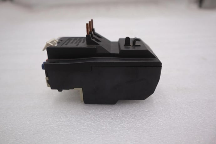 SCHNIDER LR2-D1305 THERMAL OVERLOAD RELAY STOCK #K-3671 - Image 4