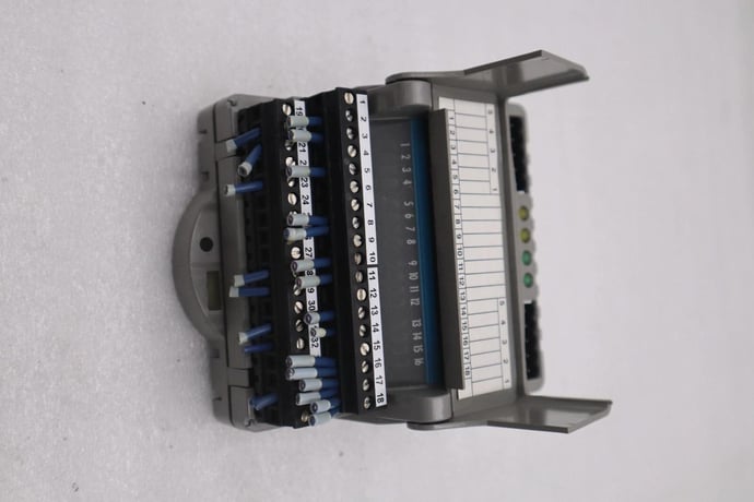 GIDDINGS & LEWIS M.1300.7372 R1 Input Module 24VDC SINK/SOURCE STOCK 651-D - Image 5