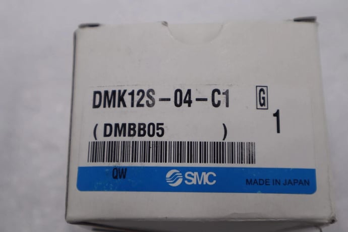 NEW OPEN BOX SMC DMK12S-04-C1 Multi-Connector STOCK B-1598 - Image 2