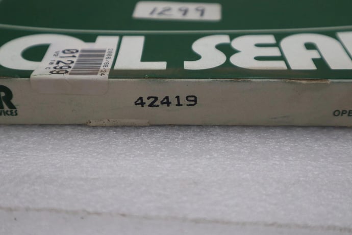 Cr services (skf) 42419 oil seal new (6 available) stock 5652a - Image 2