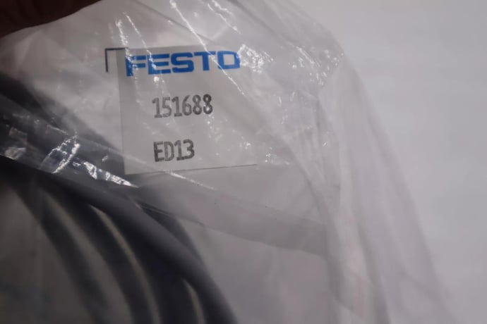 FESTO NEW KMEB-1-24-2.5-LED 151688 PLC Socket Connector Cable STOCK L-207-C - Image 3