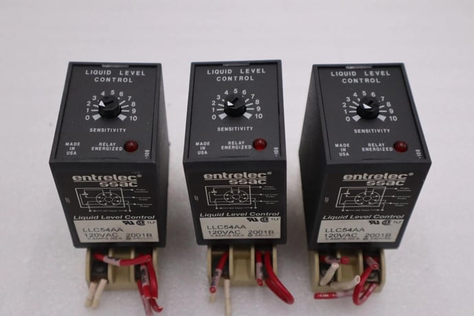 ENTRELEC SSAC LLC44A5A LIQUID LEVEL CONTROL 120VAC STOCK K-49-A - Image 2