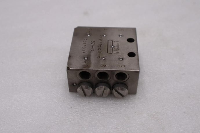 LINCOLN SKF SSV-VA 0C43566 DIVIDER VALVE BLOCK STOCK H1032A - Image 4