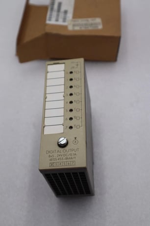 Siemens 6es5453-8ma11 digital output module new stock #k-1198a - Image 2