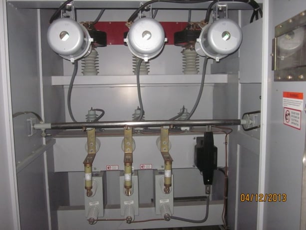 1800 KVAR, SHALLBETTER, 13200/7620 V, 9 X 200 KVAR CANS, INDOOR, 3 PHASE, FUSED - Image 3