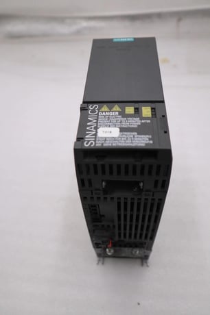 Siemens 6SL3210-1KE17-5UF1 Sinamics Frequency Converter 3.0 kW 4 HP STOCK H1139 - Image 1
