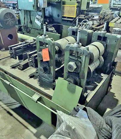 9 Stand, Yoder, rollformer, 3" arbor diameter, 26" roll space, 18" horizontal centers, 5.5"-10"vertical adj - Image 8