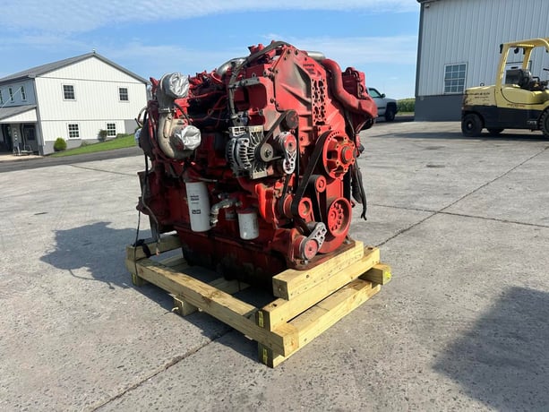 525 HP Model QSX15, industrial engine takeout of air compressor, Tier 4, 6150 hours, 2013 - Image 3