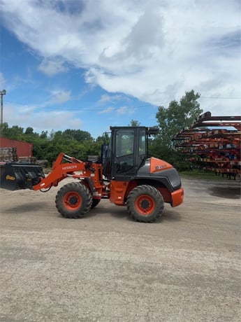 Hitachi #ZW80-5B, wheel loader, 110 hours, Deutz TD2.9L4 diesel engine, 22 gallon tank, 3260 psi @ 2200 RPM - Image 4