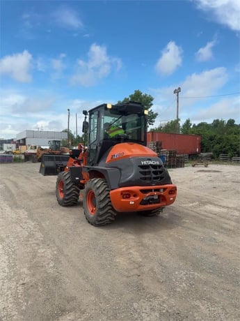 Hitachi #ZW80-5B, wheel loader, 110 hours, Deutz TD2.9L4 diesel engine, 22 gallon tank, 3260 psi @ 2200 RPM - Image 7