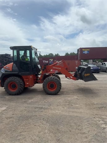 Hitachi #ZW80-5B, wheel loader, 110 hours, Deutz TD2.9L4 diesel engine, 22 gallon tank, 3260 psi @ 2200 RPM - Image 9
