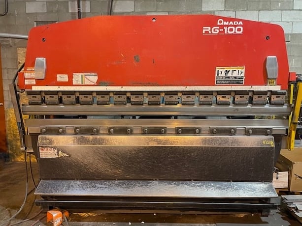 110 Ton, Amada #RG-100, hydraulic, 122.1" bending length, Hurco Autobend 7 2-axis Back Gauge, tooling, 1997 - Image 1