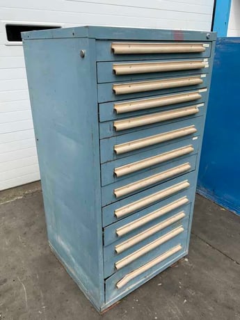 13 Drawer Vidmar cabinet, 30" x 27" x 59" high - Image 1