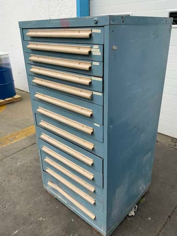 13 Drawer Vidmar cabinet, 30" x 27" x 59" high - Image 2
