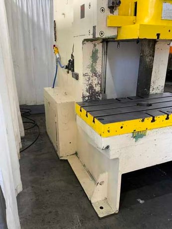 150 Ton, Aida #FP-XGC-150SU, gap frame press, 7.8" stroke, 15.7"Shut Height, 45 SPM, 10 HP, air clutch & - Image 4