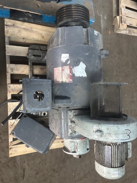 125 HP 2500/2700 RPM General Electric, Frame 368AY, shunt wound, DPBV, 500 VA, 300 VF - Image 1