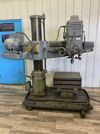 3' -9" Cincinnati Bickford, column radial drill, box drill table, power elevation, coolant, 3 HP - Image 10