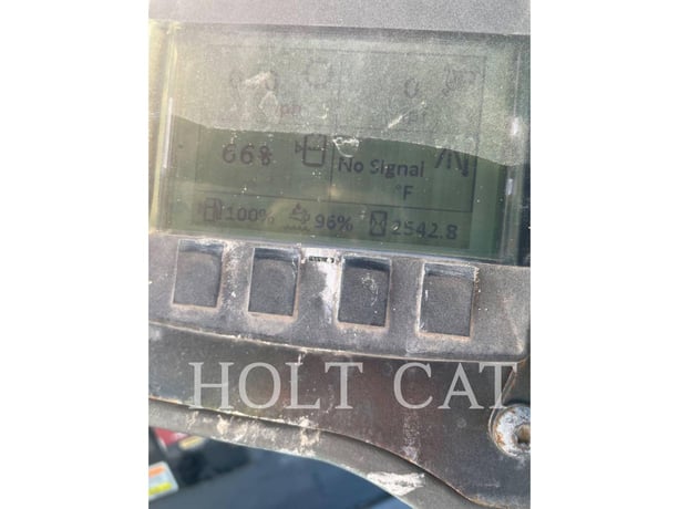 Caterpillar CB15, Vibratory Single Drum Pad, 2543 hours, S/N: M9400166, 2019 - Image 5
