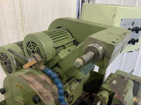 11" x 30" KBC #LF800G, universal cylindrical grinder, 14" x 1" grinding wheel, swivel wheelhead, 1985 - Image 4