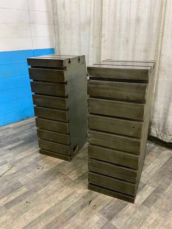 18-1/2' " x 48" x 28" T-slotted angle plates, cast iron, pair - Image 2