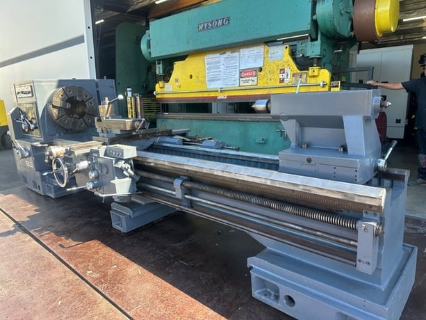 Kuraki #LC-403, Hollow Spindle Lathe, 33" swing, 130" cc, 12.5" bore, 20.75" swing over cross slide, 1982 - Image 2