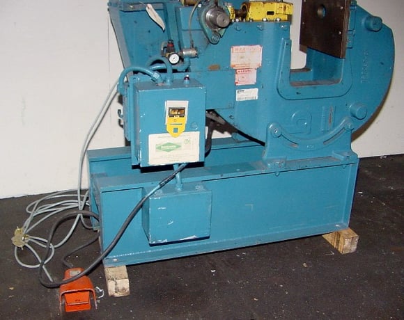 15 Ton, Benchmaster, horizontal press - Image 2