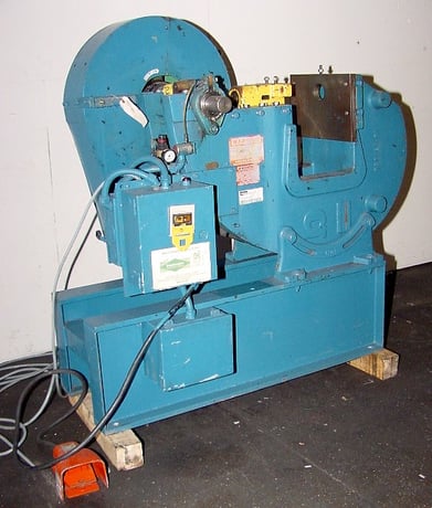 15 Ton, Benchmaster, horizontal press - Image 5