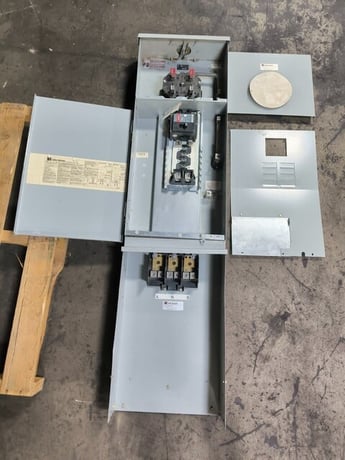 200 Amps, Cutler Hammer, MHM200P, Meter Socket, 120/240 Volts, Ringless Pedestal, 10 Space, unused - Image 1