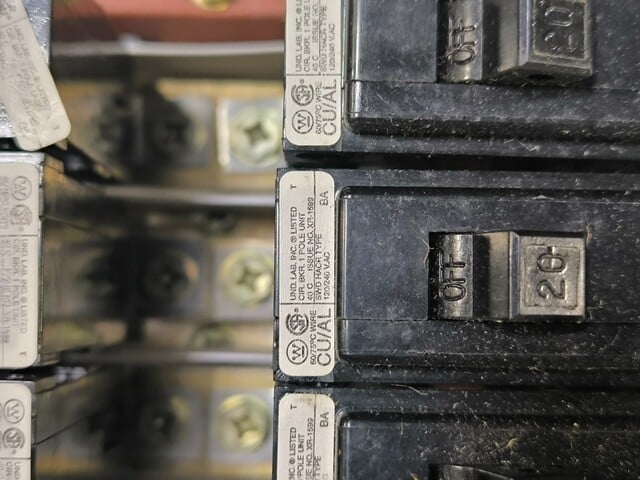 100 Amps, Eaton Cutler Hammer, PRL1A Pow-R-Line Panelboard, 120/208 VAC, 3PH, 4W, 3R, 32 spaces, unused - Image 5