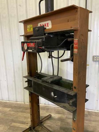 25 Ton, Dake #5-025, H-frame hydraulic press, 11-1/2" stroke, 33" btwn uprights, 37" x 14" bed, 2 HP - Image 9