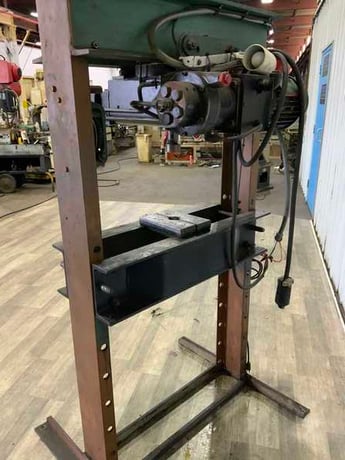 25 Ton, Dake #5-025, H-frame hydraulic press, 11-1/2" stroke, 33" btwn uprights, 37" x 14" bed, 2 HP - Image 10