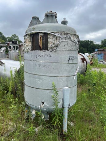 260 gallon Polypropylene Tank, 40" diameter x 48" straight side, Dish Top & Bottom, On Legs - Image 1